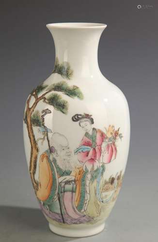 A FAMILLE ROSE STORY PAINTING PORCELAIN VASE