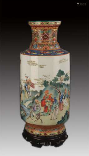 FAMILLE ROSE STORY PATTERN PORCELAIN VASE