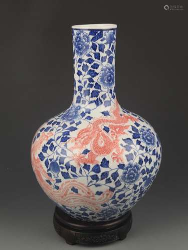 A BLUE AND WHITE YOU LI HONG GLOBULAR SHAPE VASE