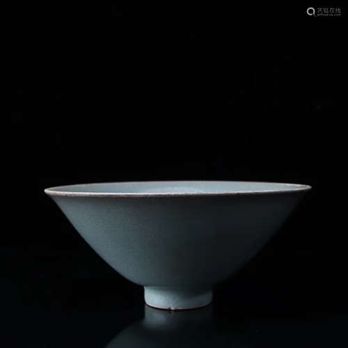 10-11TH CENTURY, A RU KILN AZURE GLAZED BOWL, NORTHERN SONG DYNASTY