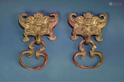 17-19TH CENTURY, A PAIR OF GILT BRONZE BEAST PATTERN KNOCKERS, QING DYNASTY