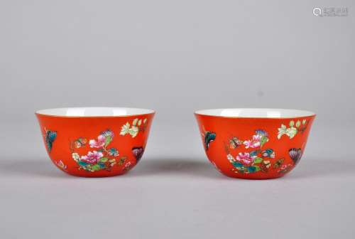 A PAIR OF CORAL-GROUND FAMILLE ROSE DISHES, YONGZHENG MARK, QING DYNASTY