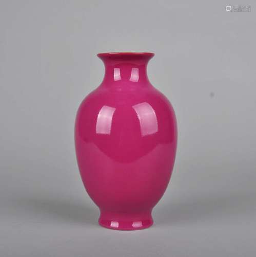 A PINK-GLAZED 'LANTERN' VASE, QING DYNASTY