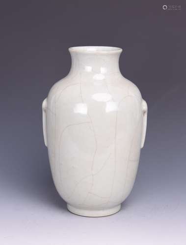 A GE-TYPE OVOID VASE, QIANLONG MARK, QING DYNASTY