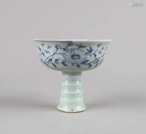 A BLUE AND WHITE STEM BOWL, 14TH CENTURY