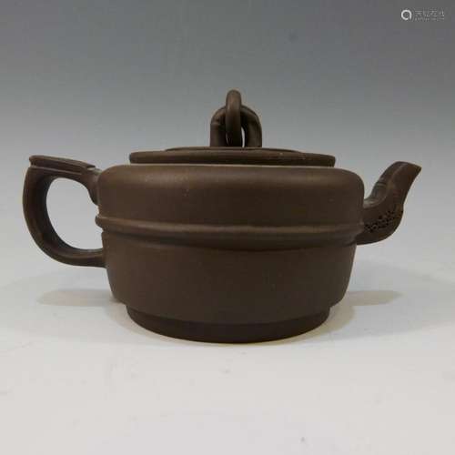 CHINESE ANTIQUE YIXING ZISHA TEAPOT - MARKED