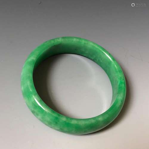 JADEITE BRACELET