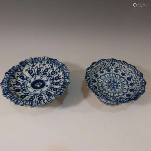 2 CHINESE ANTIQUE BLUE WHITE PORCELAIN TAZZA - MING DYNASTY