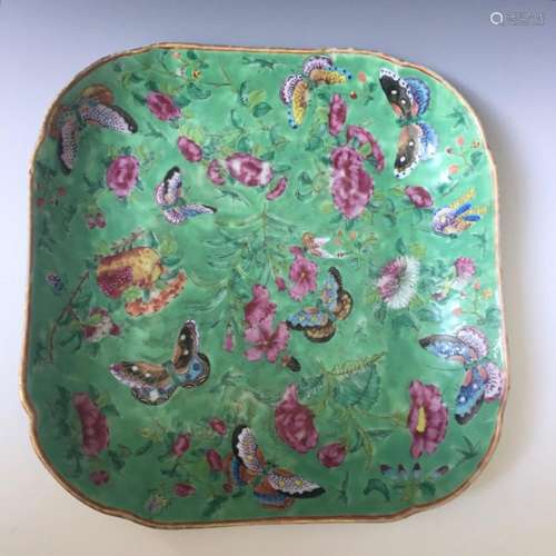 A FINE CHINESE ANTIQUE FAMILL ROSE PORCELAIN DISH,19C