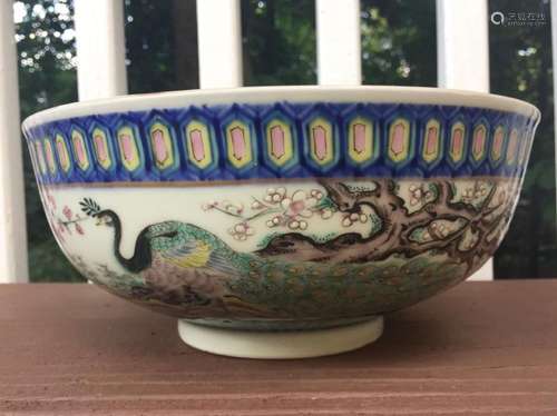 A CHINESE ANTIQUE FAMILLE ROSE PORCELAIN BOWL,19C