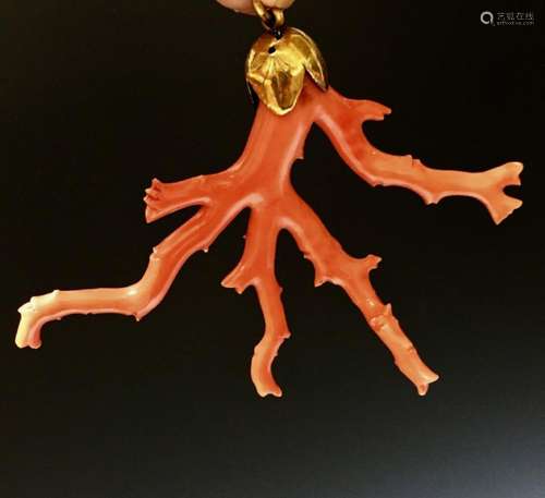 A FINE RED CORAL PENDANT