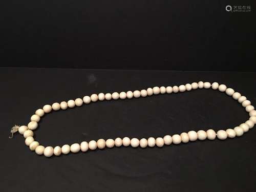 ANTIQUE Chinese Ivory Necklace, 38