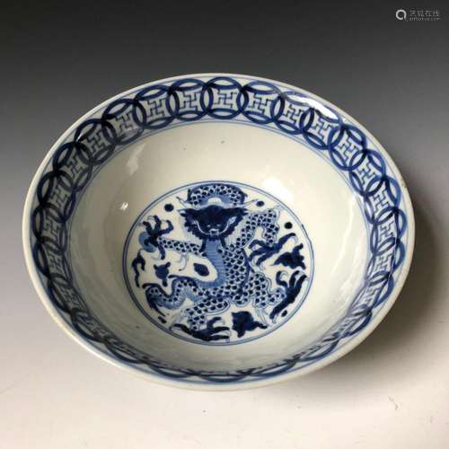 A CHINESE BLUE AND WHITE PORCELAIN BOWL, MARKED