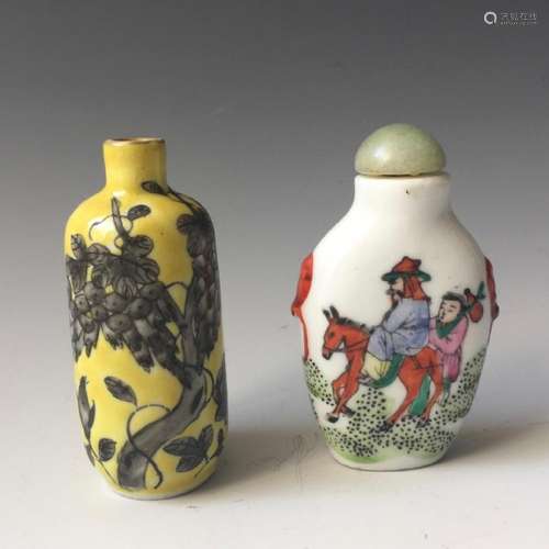 TWO OF CHINESE ANTIQUE SNUFF BOTTLES