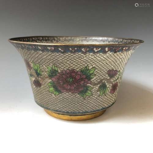 VINTAGE CHINESE GLASS BOWL