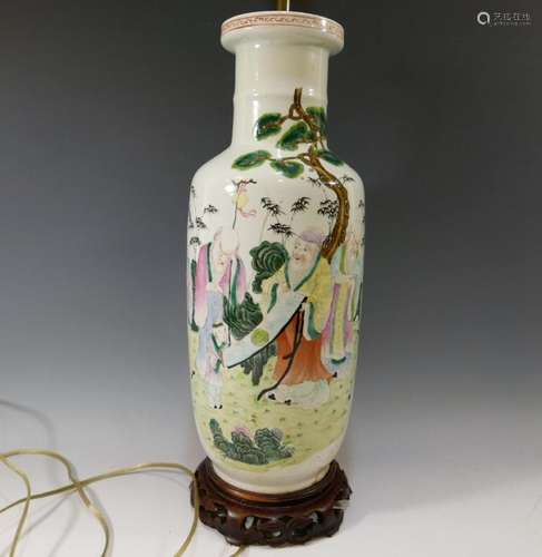 LARGE CHINESE ANTIQUE FAMILLE ROSE ROULEAU VASE - 19TH CENTURY