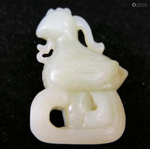 CHINESE ANTIQUE JADE CARVED BIRD - 18TH CENTURY