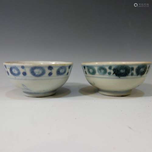 2 CHINESE ANTIQUE BLUE WHITE PORCELAIN CUP - KANGXI