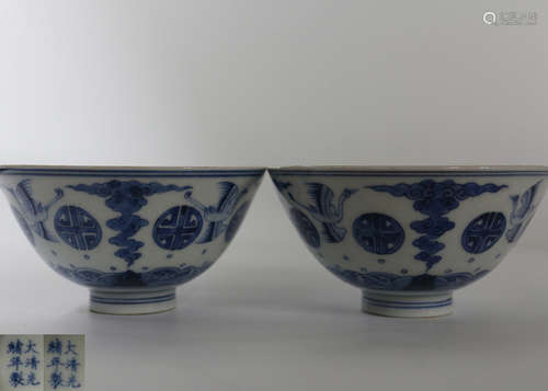 PAIR OF GUANGXU MARK SHOU PATTERN BOWLS