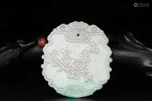 A OLD JADEITE CARVED PENDANT