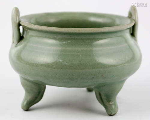 LONGQUAN KILN TRIPOD CENSER