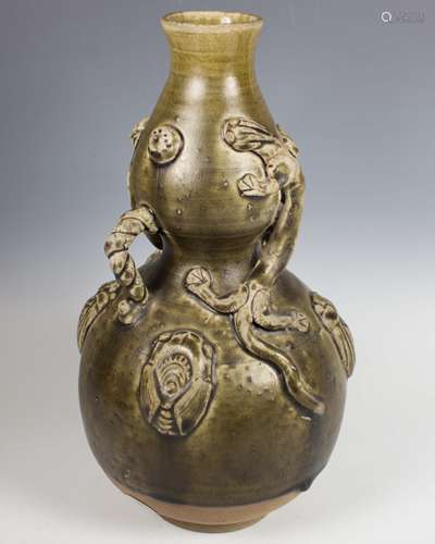 CELADON GLAZED DOUBLE-GOURD VASE