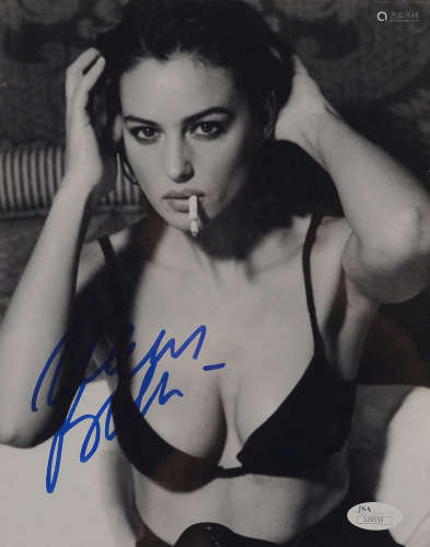 JSA鉴定认证 意大利女著名演员“莫妮卡·贝鲁齐”亲笔签名大照片一张