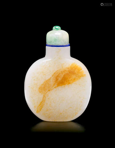 1850-1940 A white and russet jade snuff bottle