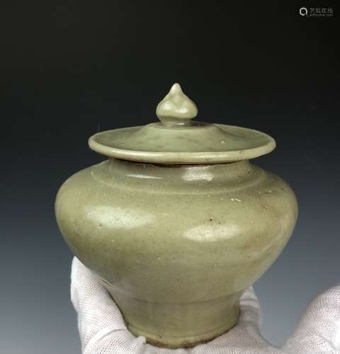 Longquan Celadon  Covered Porcelain Jar