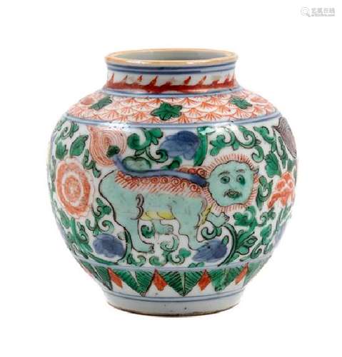 A Small Underglaze Blue and Wucai Porcelain Jar Height