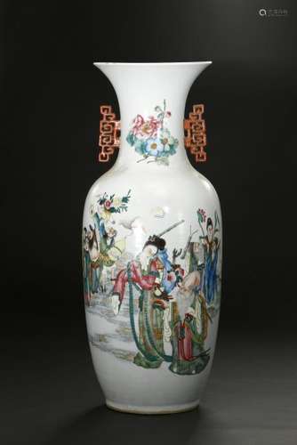 Large Famille Rose 'Immortal' Vase