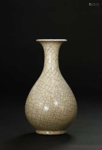 Crackled Glazed Yuhuchuan Vase