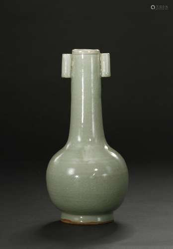 Lungchuan Celadon Long-Neck Bottle Vase