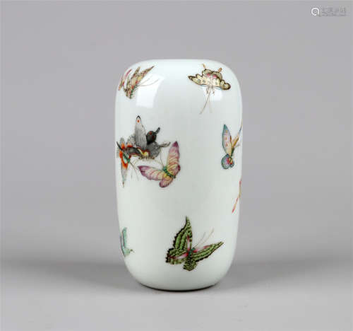CHINESE PORCELAIN FAMILLE ROSE BUTTERFLY JAR