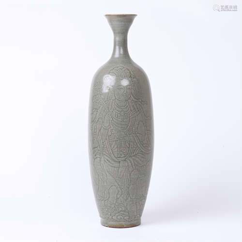 CHINESE PORCELAIN YUEYAO KILN ENGRAVED FIGURE VASE