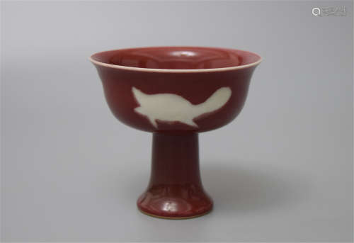 CHINESE PORCELAIN RED GLAZE WHITE FISH STEM CUP