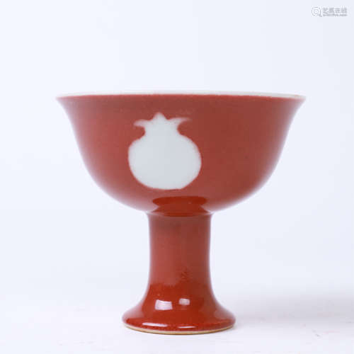 CHINESE PORCELAIN RED GLAZE WHITE FRUIT STEM CUP