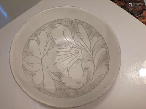Song Dy CI ZHOU YAO Green-Glazed Carved Flower Bowl