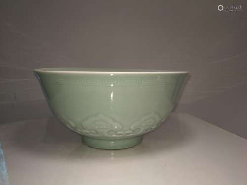 Large Chinese Green-Glazed Bowl TONGZHI Mark