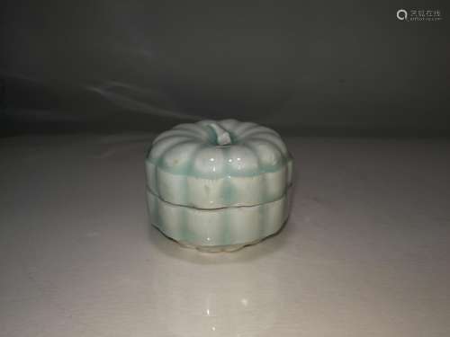 Song Dynasty Carved Celadon-Glazed Powder Box