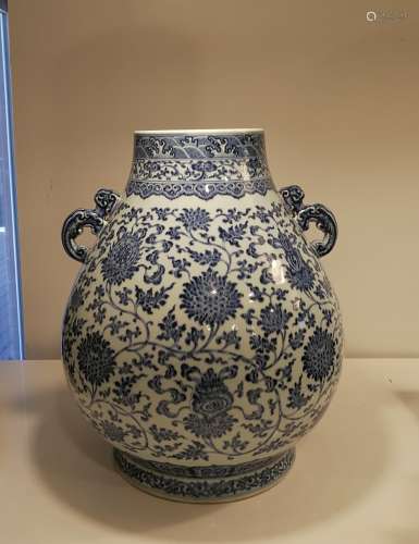 Chinese Blue and White Porcelain Vase QIANLONG Mark