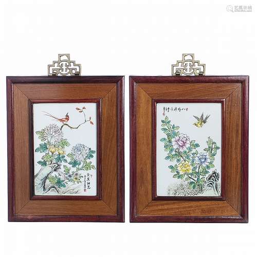 Pair of floral plaques in chinese porcelain, Republic