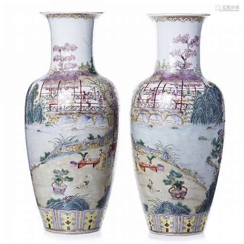 Pair of vases 'Landscape' in Chinese porcelain