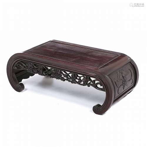 Chinese low table with curved feet, Minguo