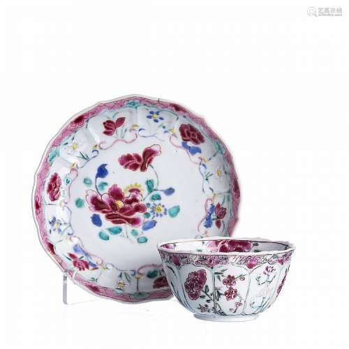 Teacup and saucer peonies in porcelain, Yongzheng