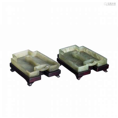 Pair of jade brush washers Minguo