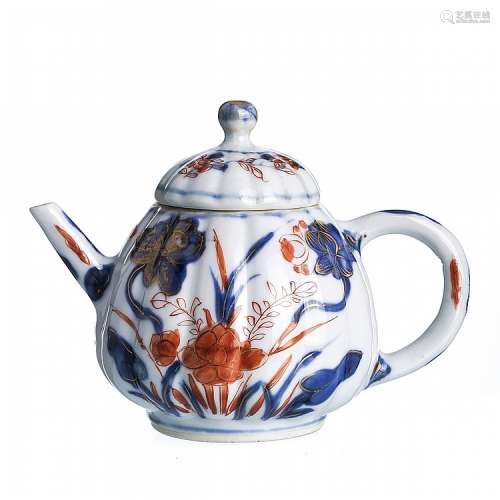 Chinese Porcelain Teapot 'flowers', Kangxi