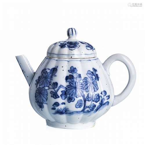 Chinese porcelain Teapot, Kangxi