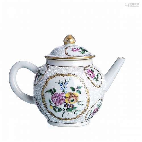 Chinese porcelain Meissen style famille rose Teapot, Qianlong