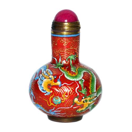 Qing, A Finely Enameled Gilt Glass Dragon Snuff Bottle 清 乾隆 料胎描金画珐琅三龙戏珠鼻烟壶